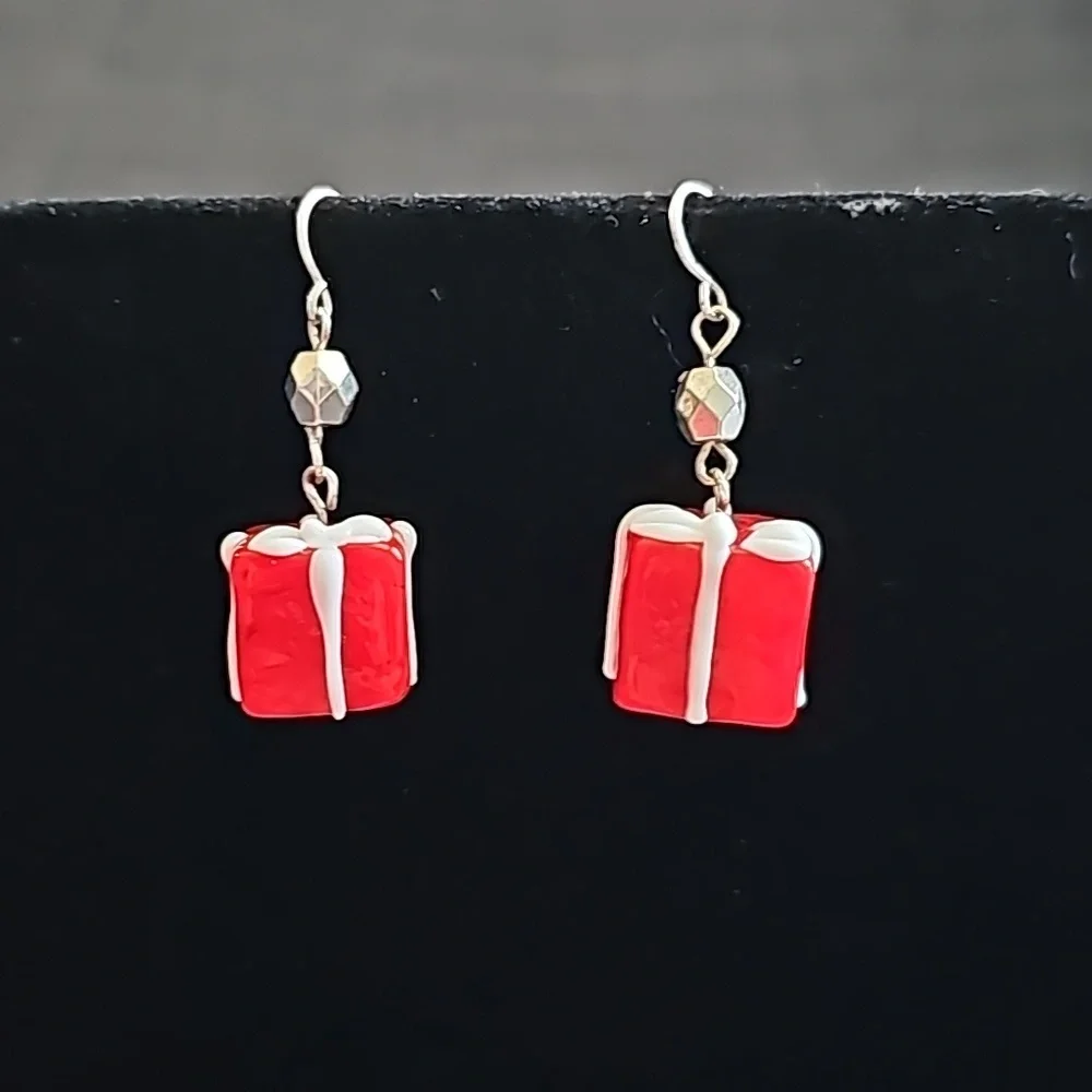 Glass Present Dangle Earrings Box A/4
